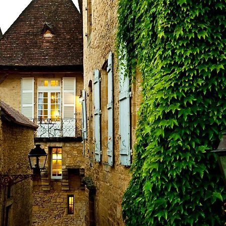 Appartements Les Suites Sarladaises サルラ・ラ・カネダ エクステリア 写真