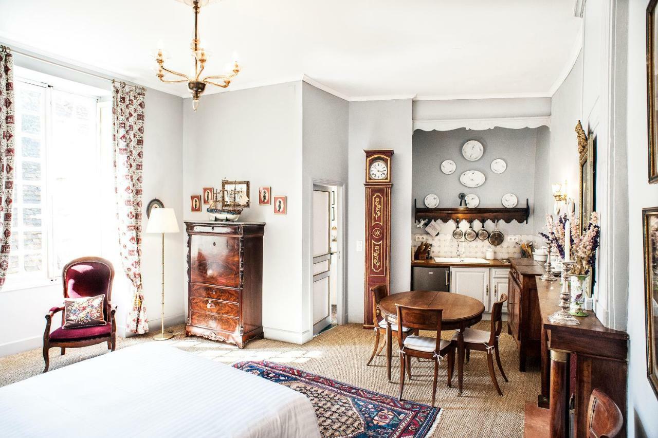 Appartements Les Suites Sarladaises サルラ・ラ・カネダ エクステリア 写真